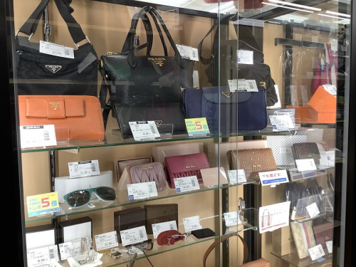 ラグジュアリーの八王子多摩立川 洋服 買取