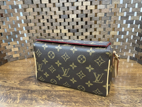 LOUIS VUITTON(ルイヴィトン)のGUCCI(グッチ)