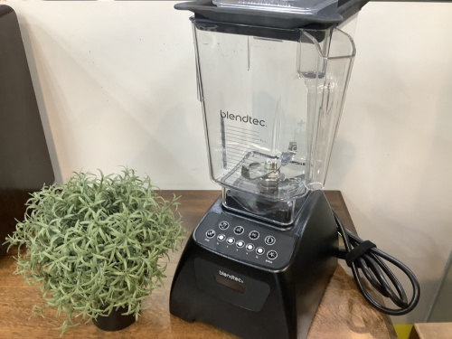 スマホで購入】blendtec（ブレンドテック）よりジューサーが入荷