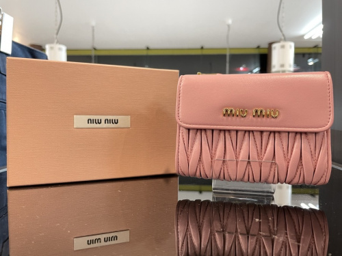 ブランド・ラグジュアリーの財布