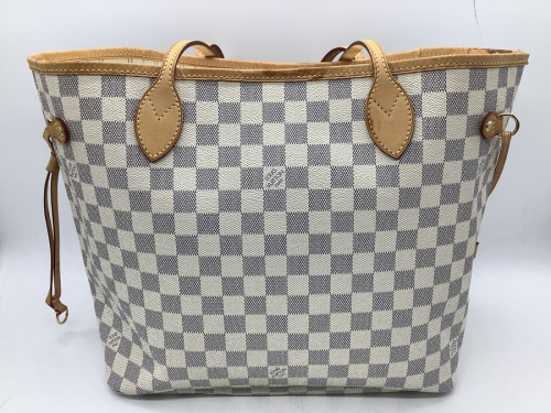 LOUIS VUITTONのバッグ