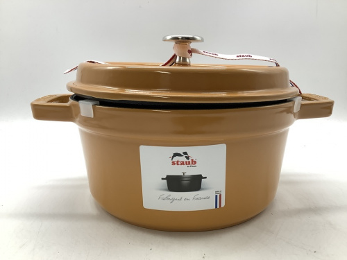 両手鍋のSTAUB