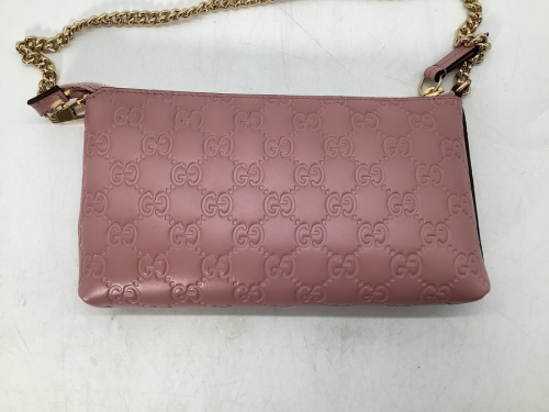 シグネチャーのGUCCI