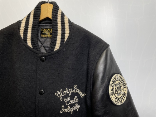 トップスのジャケット