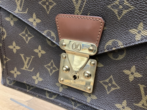 LOUIS VUITTONのモノグラム