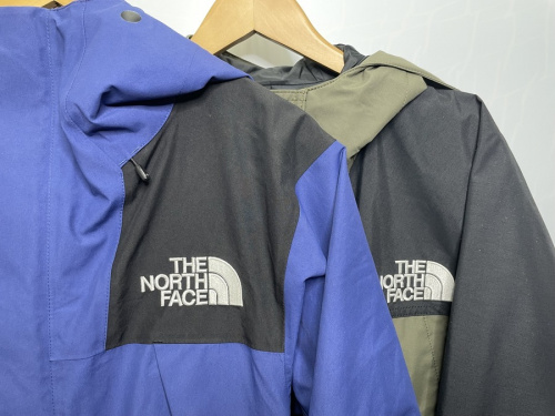 トップスのジャケット