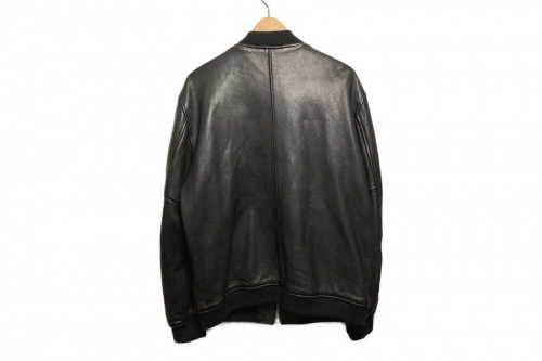MONCLERのショット