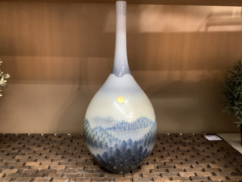 花器のおぼろ月雪