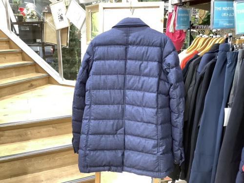 ダウンコートのTATRAS