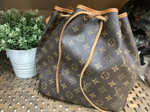 モノグラムのバッグ