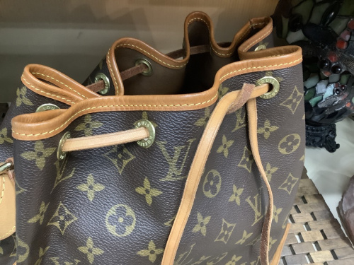 LOUIS VUITTONのM42226