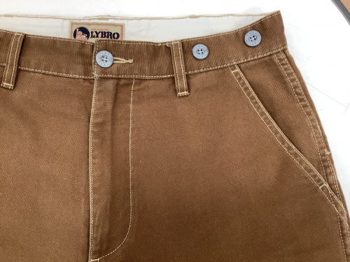 ボトムスのパンツ