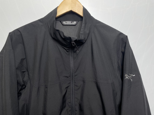 トップスのジャケット