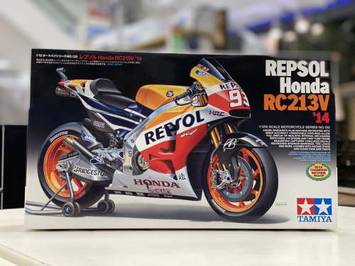 スポーツ用品のバイク