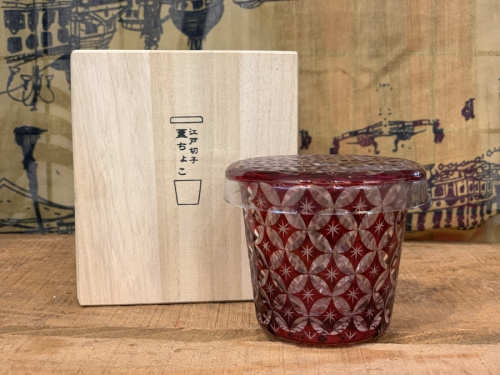 テーブルウェアのガラス