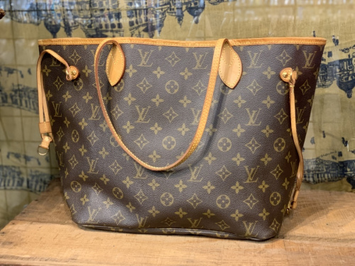 モノグラムのバッグ