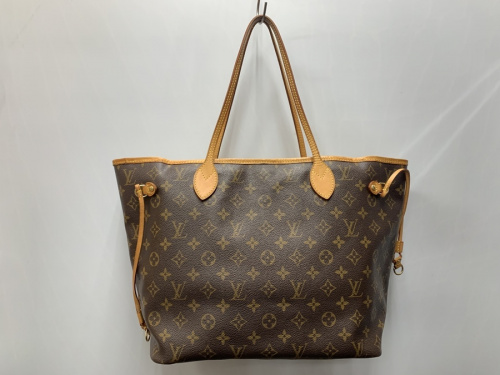 トートバッグのLOUIS VUITTON