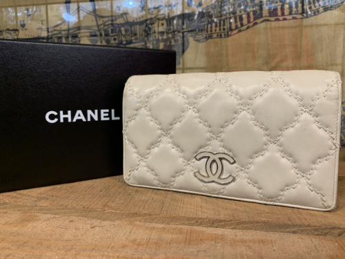 シャネルの財布