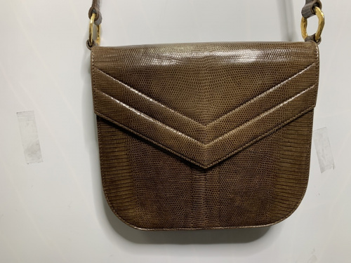 バッグのショルダーバッグ