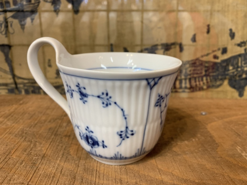 ハイハンドルマグカップのRoyal Copenhagen