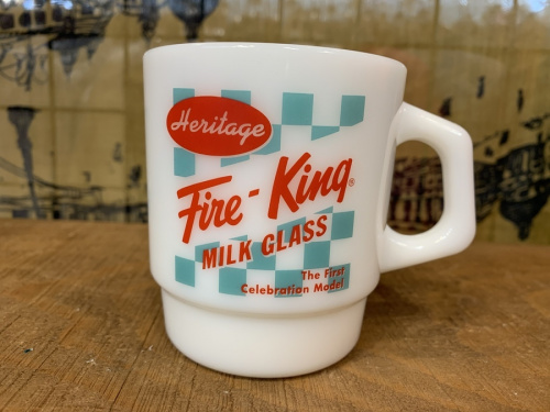洋食器のマグカップ