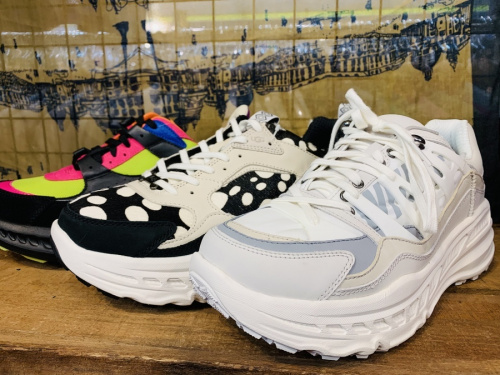 UGGのアグ