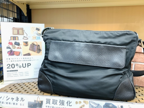 プラダのバッグ