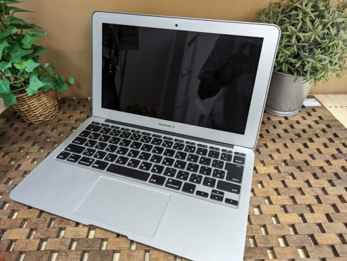 中古ノートパソコンのMacBook