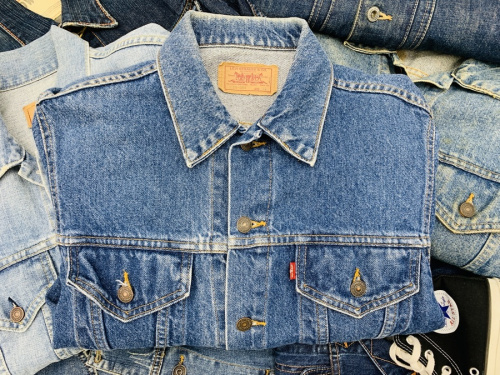 リーバイスのデニムジャケット