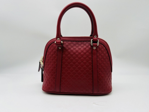 ショルダーバッグのバッグ