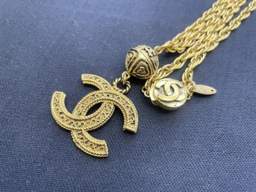 アクセサリーのネックレス