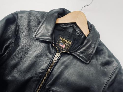 トップスのジャケット