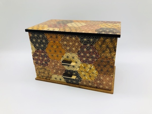 箱根発祥の伝統芸『寄木細工』の小物入れ【三鷹店】｜2019年08月31日