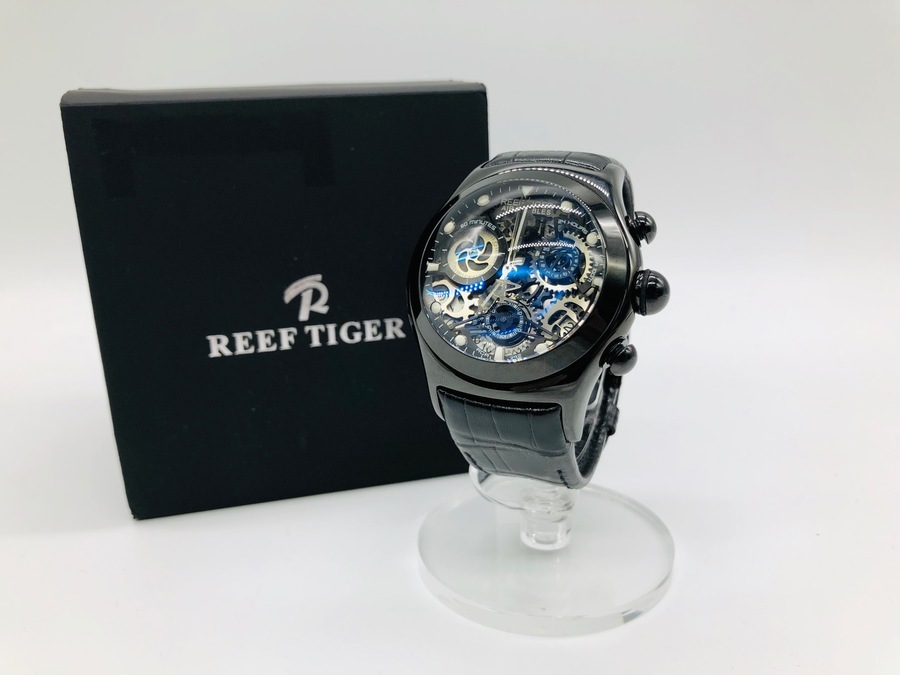 球面ガラスが魅力的なスケルトン腕時計【リーフタイガー(Reef