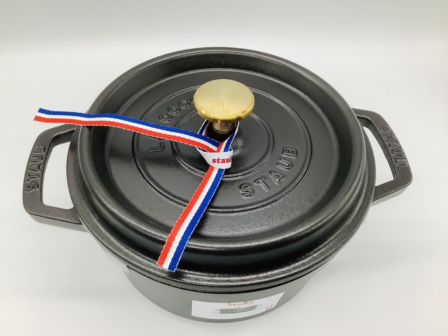 staub（ストウブ）の20cm未使用鍋を買取入荷致しました！！【三鷹店 