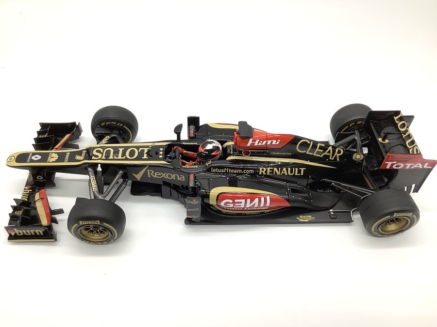 スマホで購入】キミライコネン2013優勝モデルのミニカー展示販売中