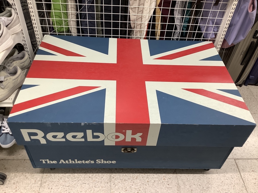 一点モノ入荷情報！！REEBOK(リーボック)のシューズボックス型の収納 
