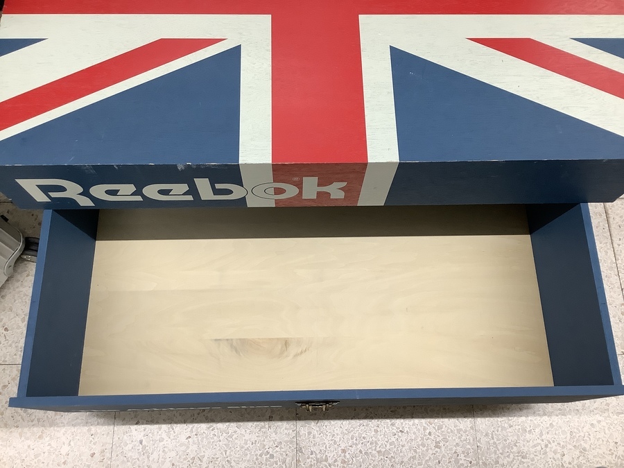 一点モノ入荷情報！！REEBOK(リーボック)のシューズボックス型の収納 