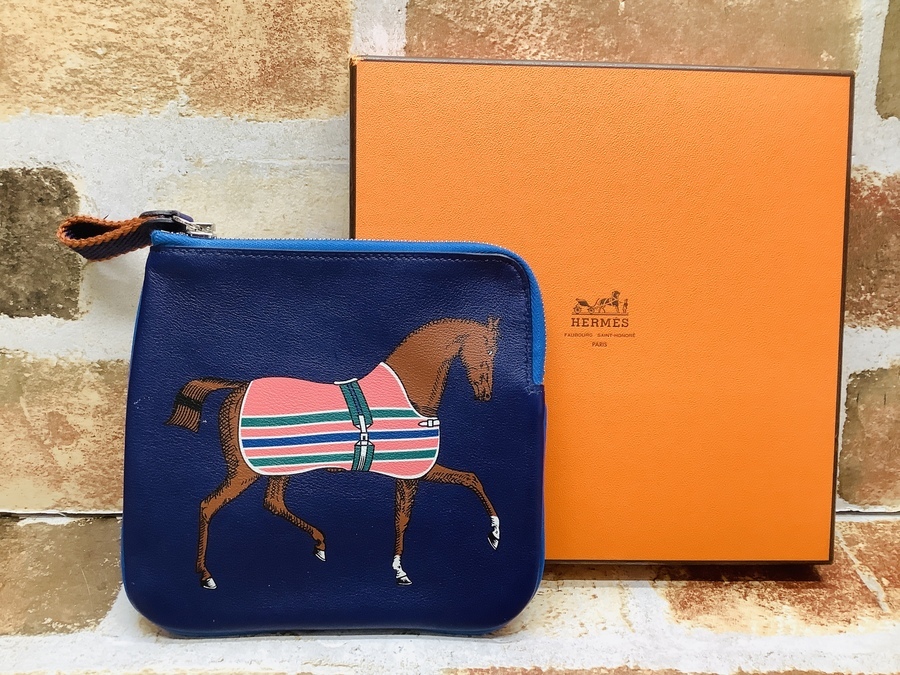 国内発送エルメス カレポケット ロングポーチ スイフト HERMES/エルメス】カレ・ポケット スイフトが入荷致しました