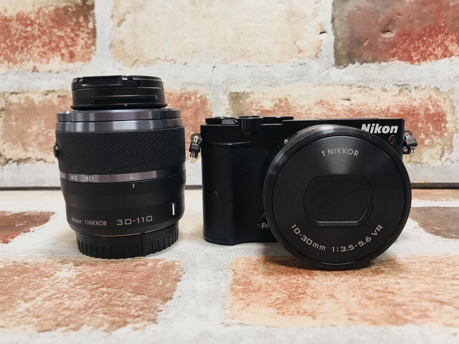 Nikon 1 J5ダブルレンズキット & NIKKOR 30-110mmレンズ ニコン Nikon 1 J5 ダブルズームレンズキット [ブラック] 価格