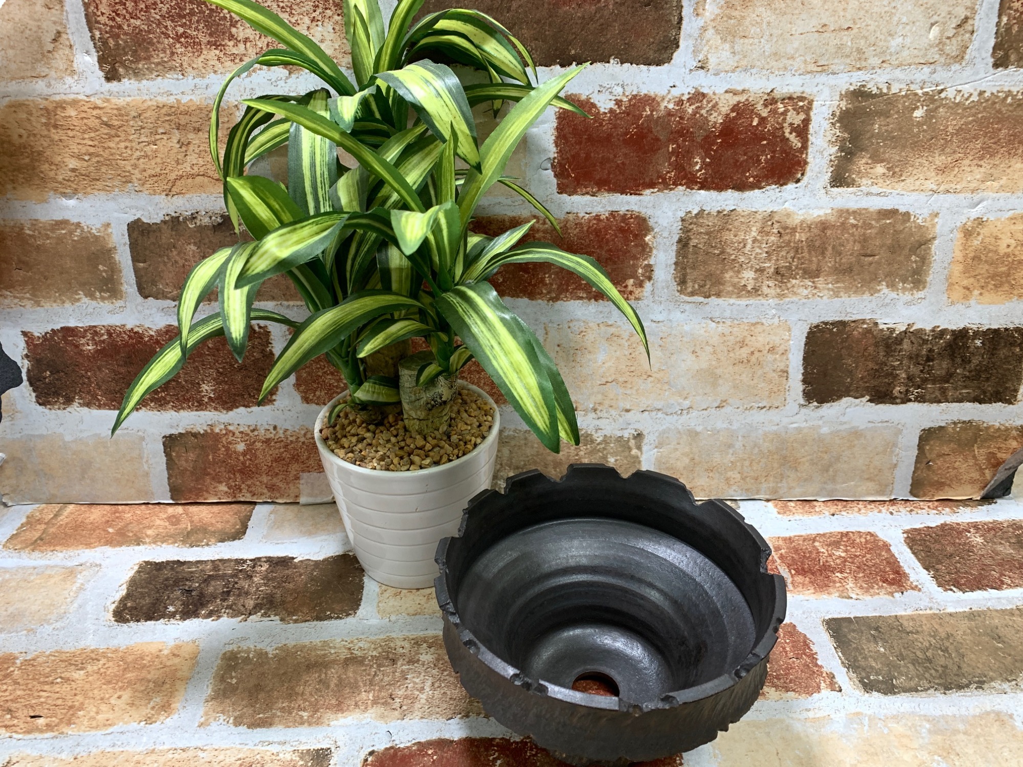 新品　GOUJIN BOTANIZE 豪人窯 ボタナイズ 植木鉢 陶器　伊勢丹 新品GOUJIN BOTANIZE 豪人窯 ボタナイズ 植木鉢 陶器伊勢丹