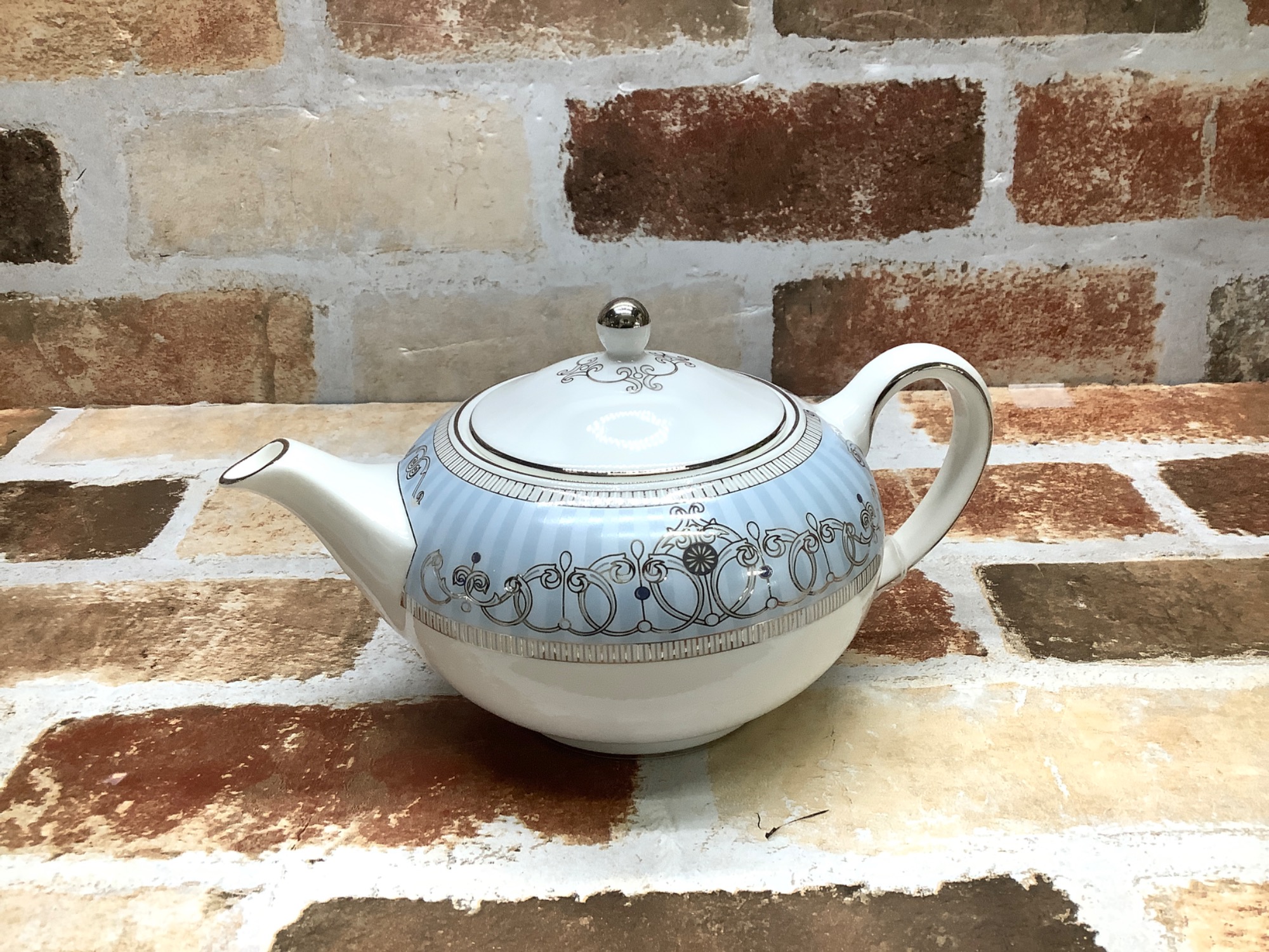 Wedgeood(ウェッジウッド) ティーポット アレクサンドラ 入荷しました