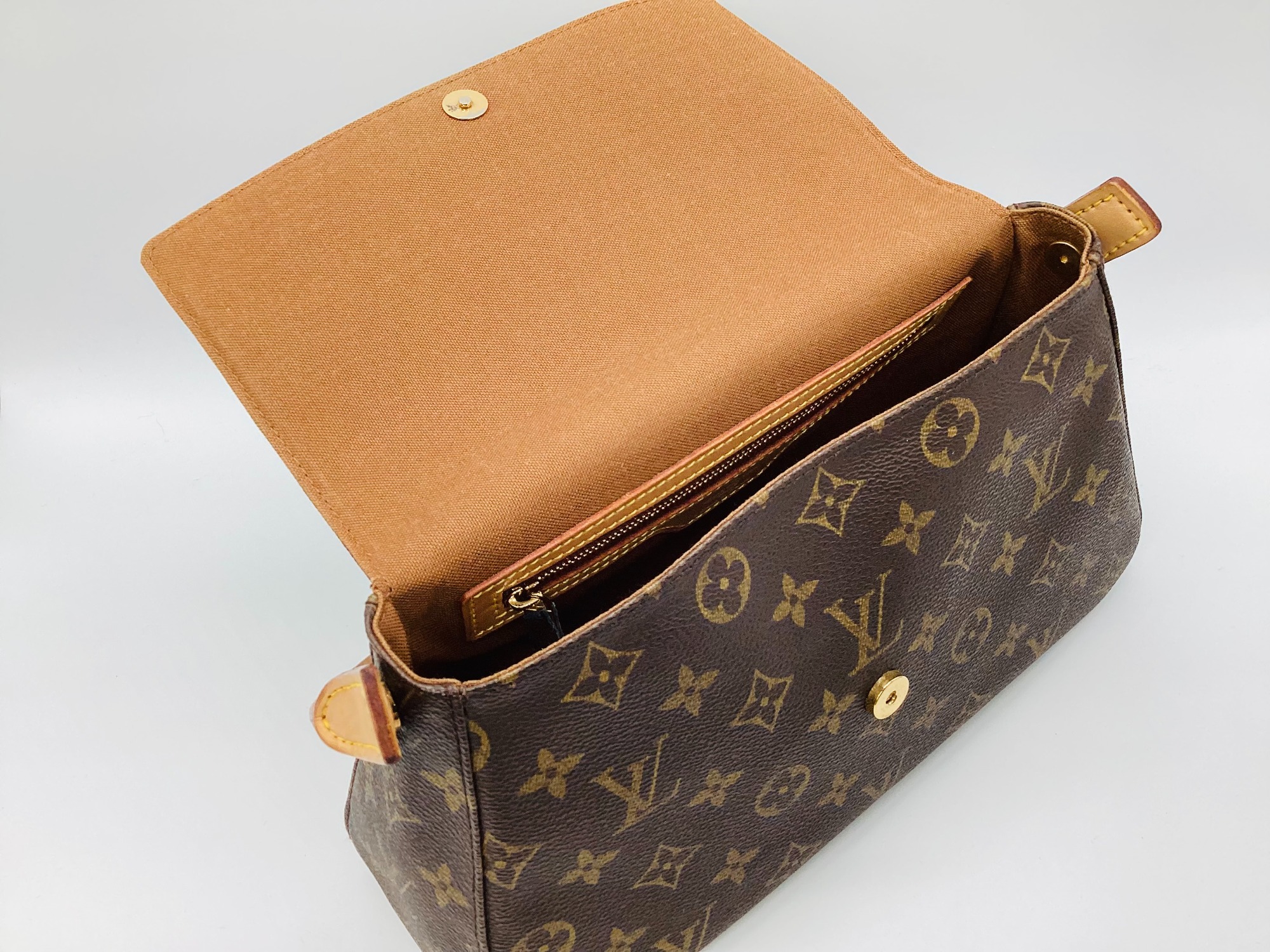 LOUIS VUITTON(ルイ・ヴィトン) M51147 入荷しました！｜2023年