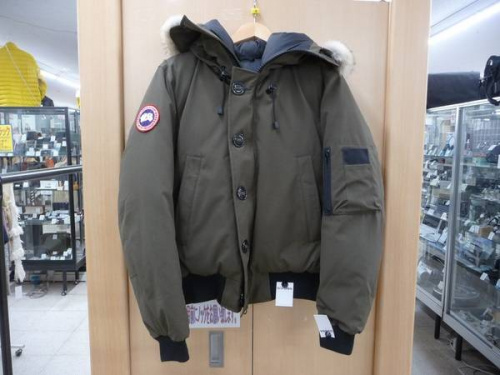 アウターのカナダグース（CANADA GOOSE）