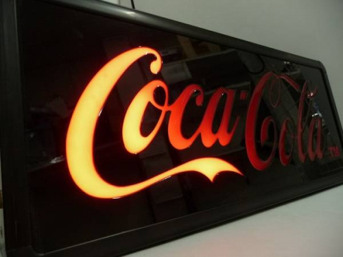 コカコーラの総合三鷹インテリア