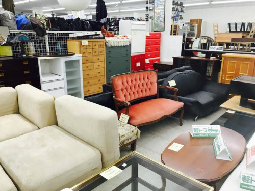 ロココ調の2人掛けソファー