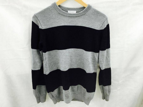 ニットの秋物衣類