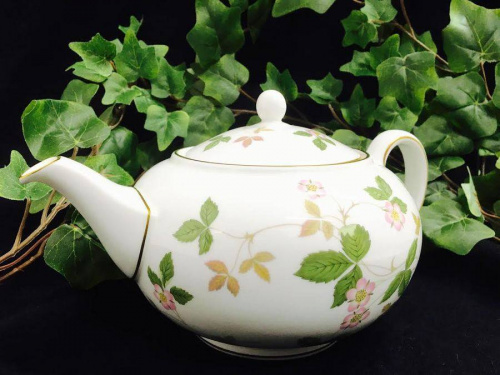 ティーポットのWEDGWOOD