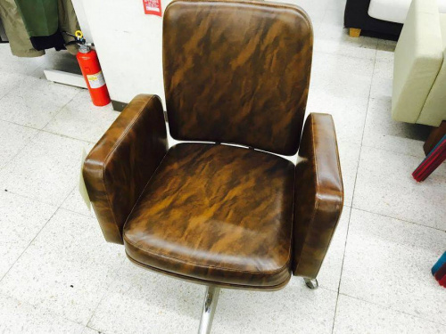 ル・コルビジェの総合三鷹家具