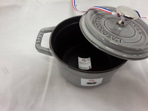 ココットラウンドの食器